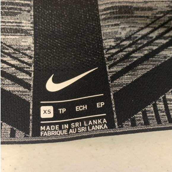 Nike Flyknit Women's XS Black High-Support Non-Padded Sports Bra, Grey - Picture 3 of 6